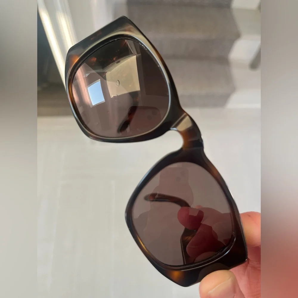 CHANEL sunglasses tortoiseshell